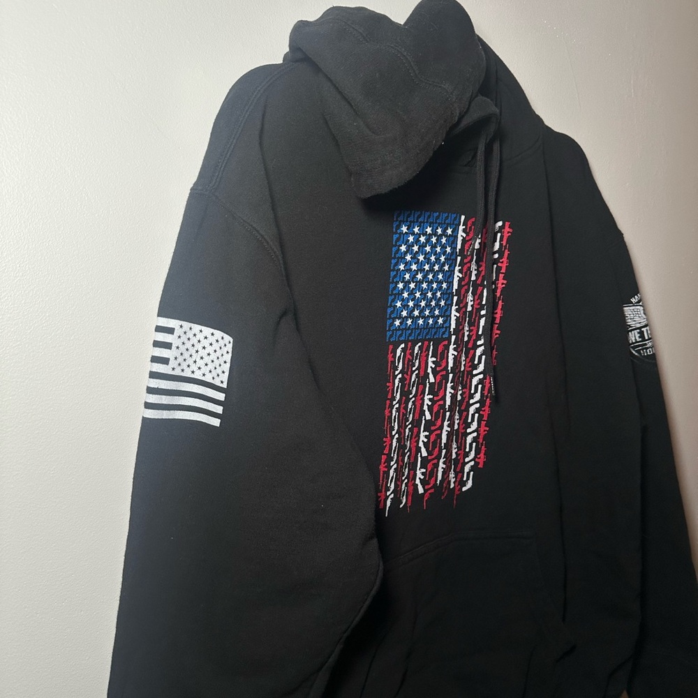 We The People AMERICAN FLAG IN GUNS - PATRIOTIC COLORS HOODIE Size Large EUC - Picture 4 of 8